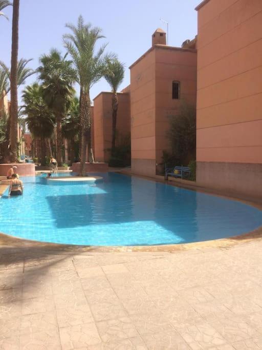 De Charme Authentique Piscine Calme فيلة