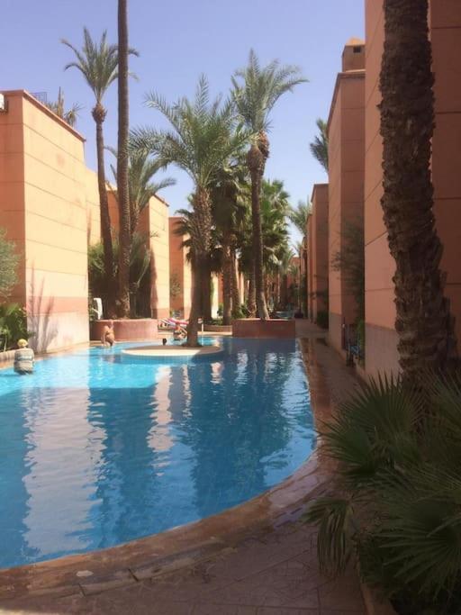 De Charme Authentique Piscine Calme فيلة